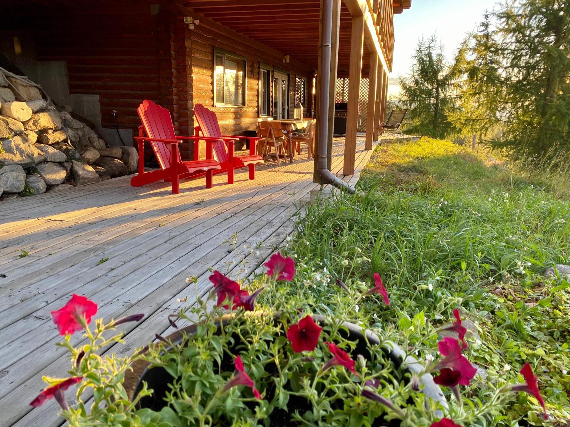 Myra Canyon Lodge Kelowna Exterior photo